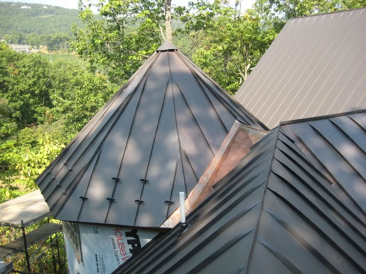 Professional Roof Tarp Installation by Craftsman Roofing in Gaysport